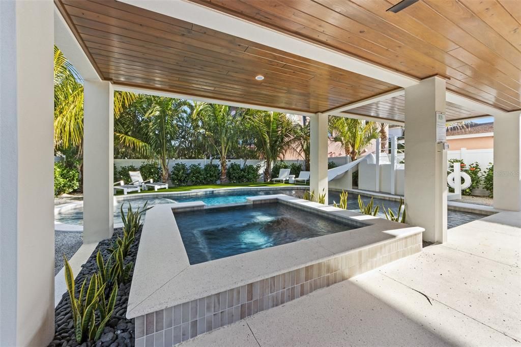 For Sale: $4,475,000 (8 beds, 8 baths, 3899 Square Feet)