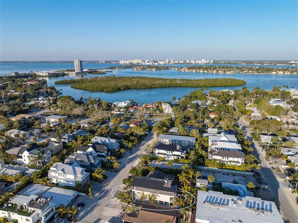 For Sale: $4,475,000 (8 beds, 8 baths, 3899 Square Feet)