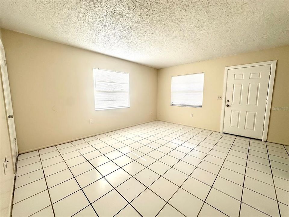 For Rent: $1,500 (2 beds, 1 baths, 1610 Square Feet)