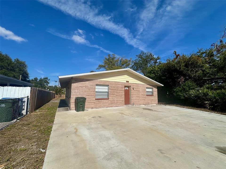 For Rent: $1,500 (2 beds, 1 baths, 1610 Square Feet)