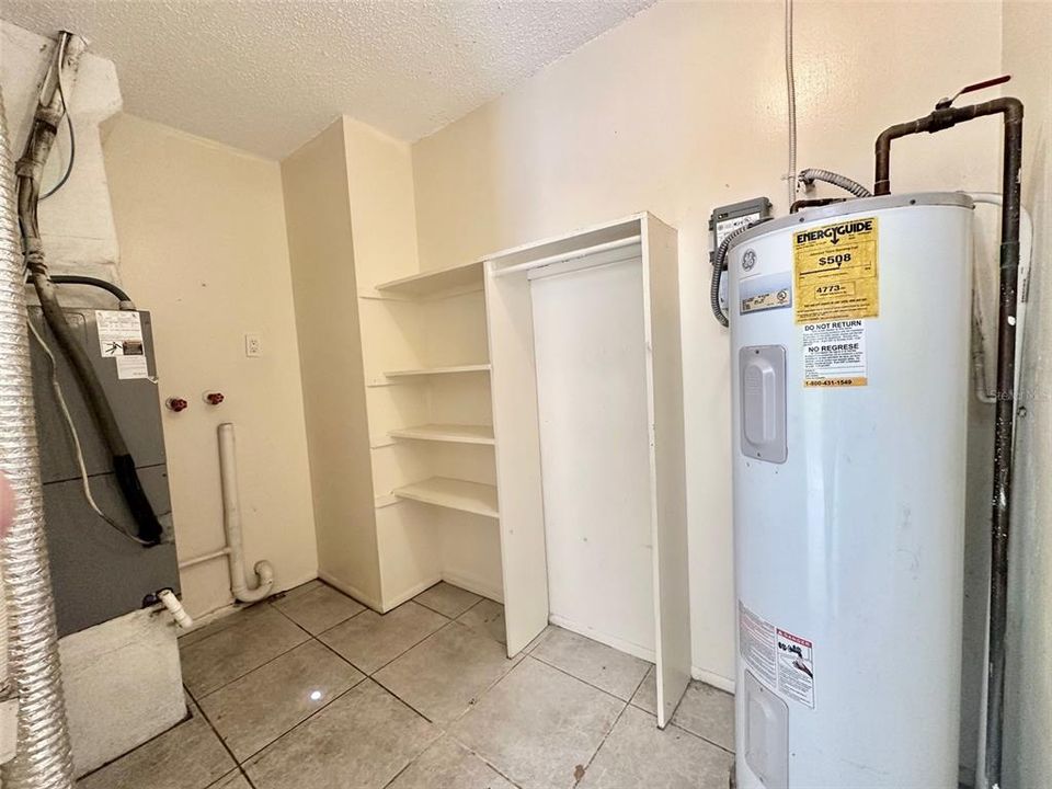 For Rent: $1,500 (2 beds, 1 baths, 1610 Square Feet)