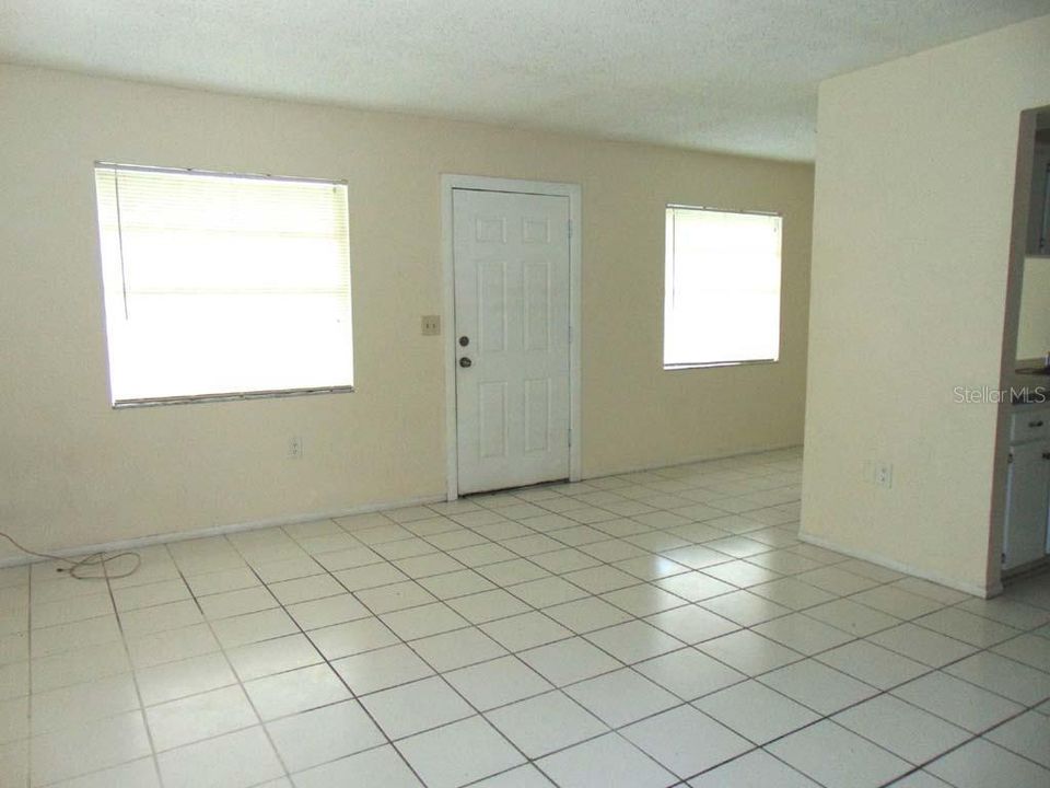 For Rent: $1,500 (2 beds, 1 baths, 1610 Square Feet)