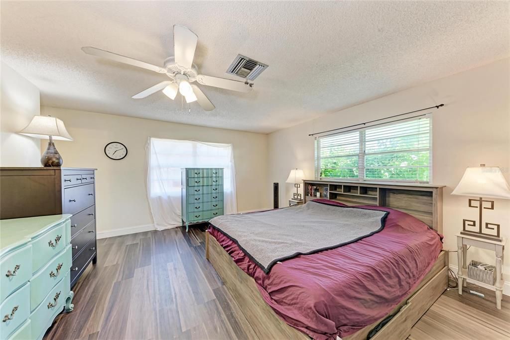 На продажу: $725,000 (6 спален, 0 ванн, 5132 Квадратных фут)