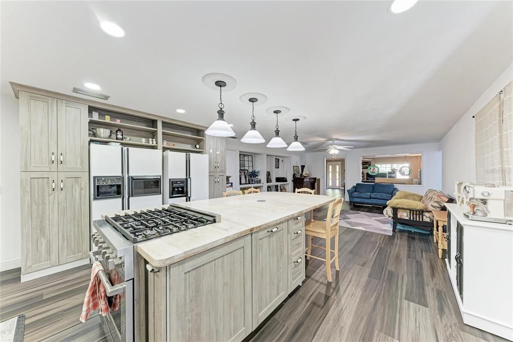 На продажу: $725,000 (6 спален, 0 ванн, 5132 Квадратных фут)