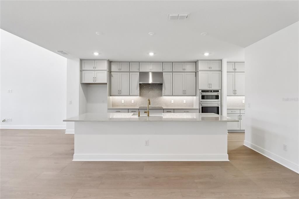 待售: $974,990 (5 贝兹, 4 浴室, 3542 平方英尺)