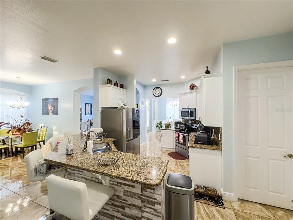 В аренду: $2,850 (4 спален, 2 ванн, 2245 Квадратных фут)