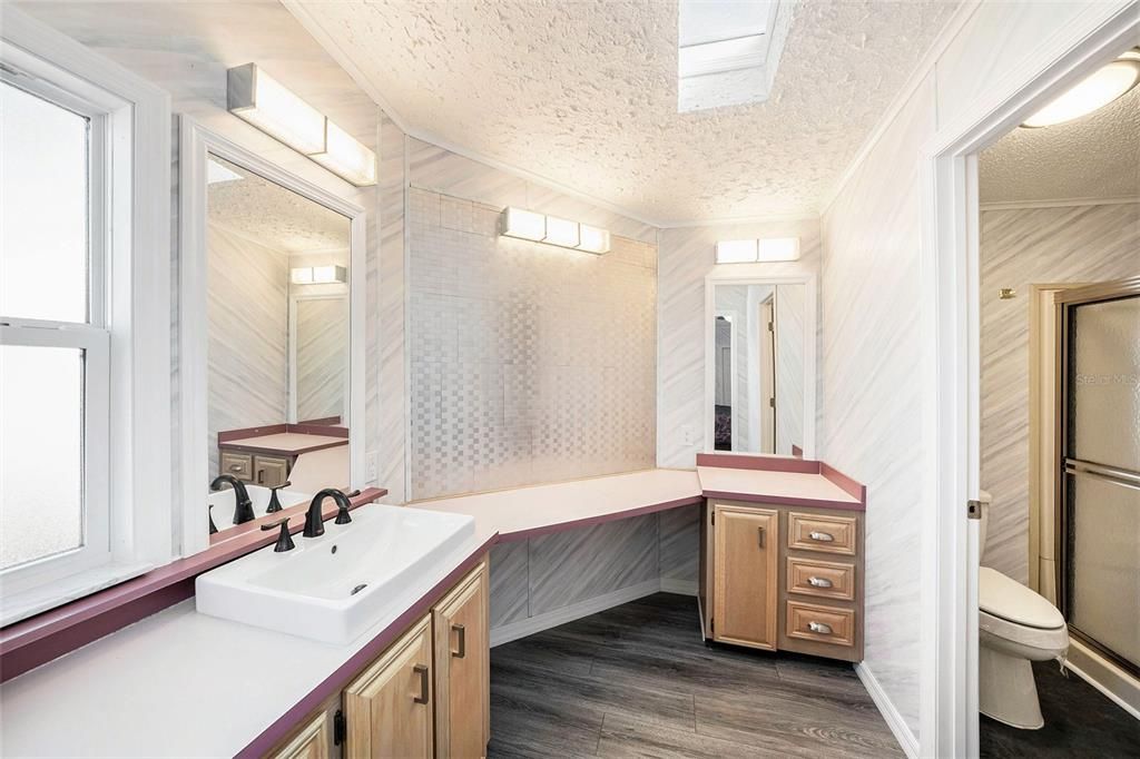 For Sale: $195,000 (2 beds, 2 baths, 1482 Square Feet)