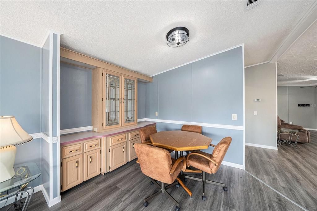 For Sale: $195,000 (2 beds, 2 baths, 1482 Square Feet)