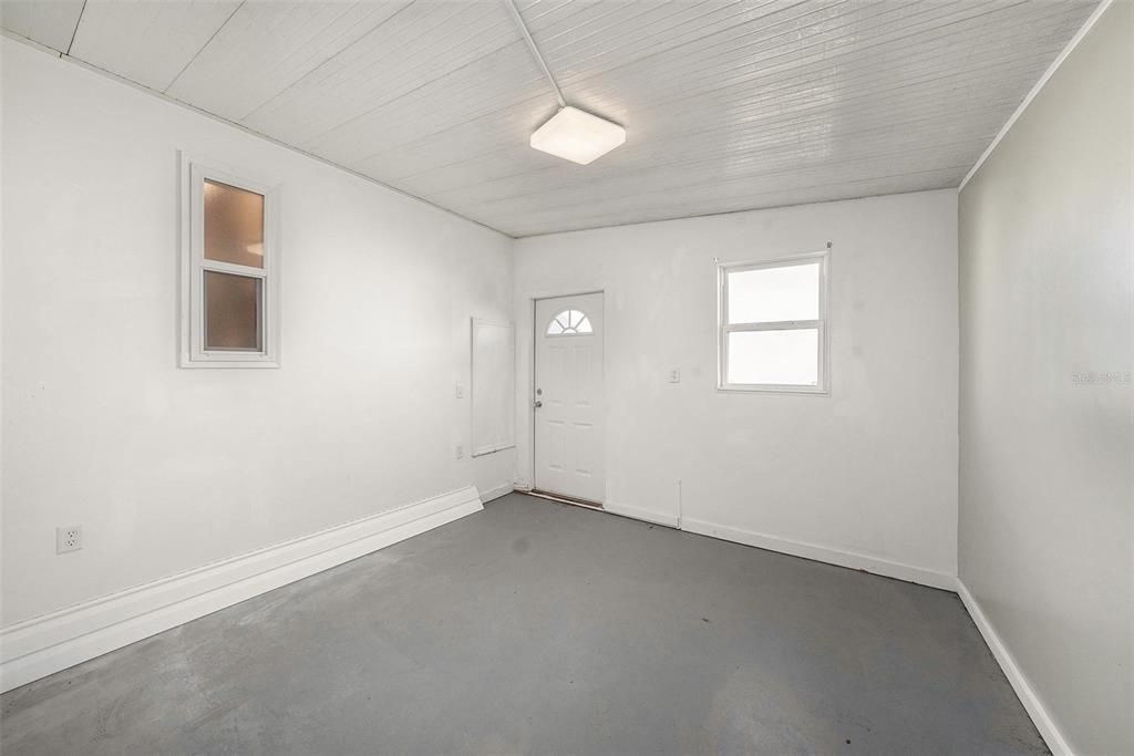 For Sale: $195,000 (2 beds, 2 baths, 1482 Square Feet)