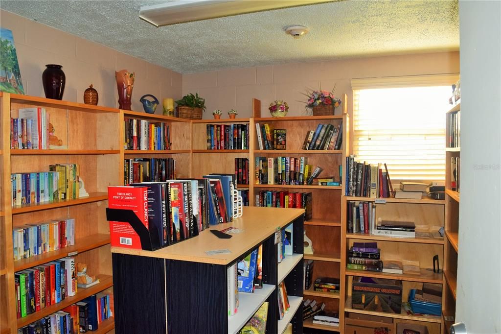 For Sale: $195,000 (2 beds, 2 baths, 1482 Square Feet)