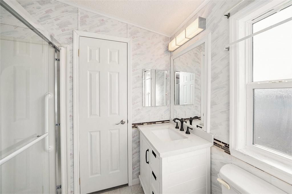 For Sale: $195,000 (2 beds, 2 baths, 1482 Square Feet)