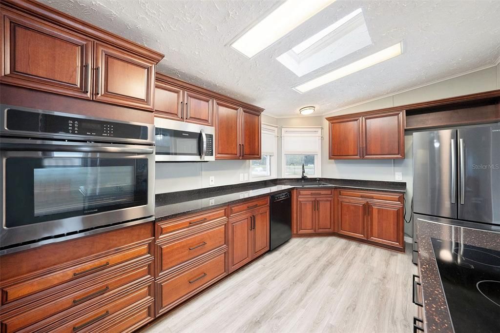 For Sale: $195,000 (2 beds, 2 baths, 1482 Square Feet)