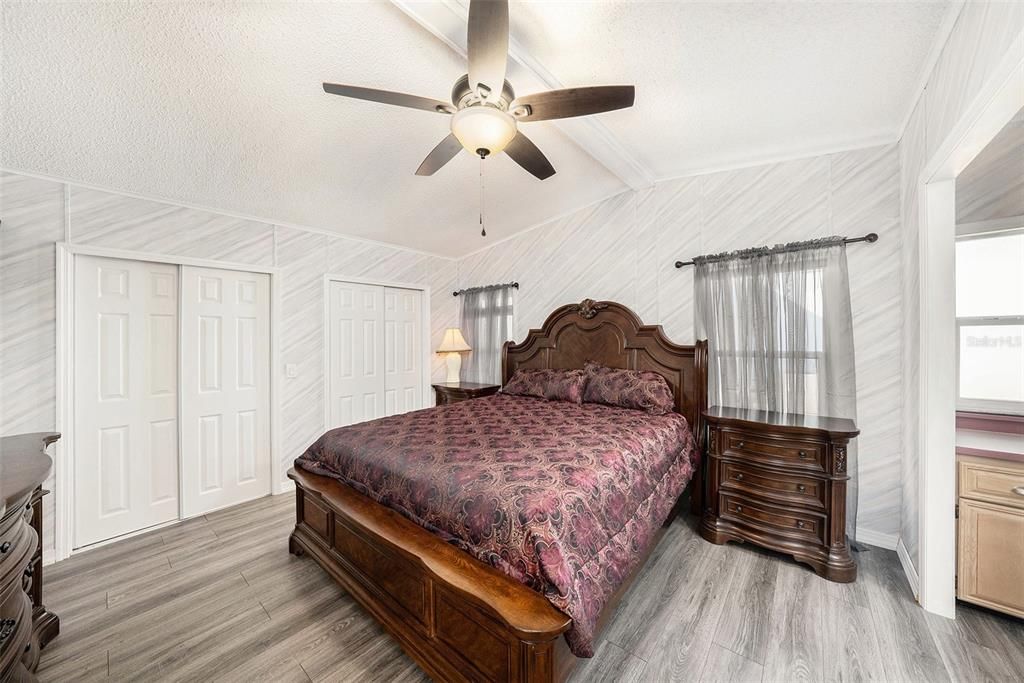 For Sale: $195,000 (2 beds, 2 baths, 1482 Square Feet)