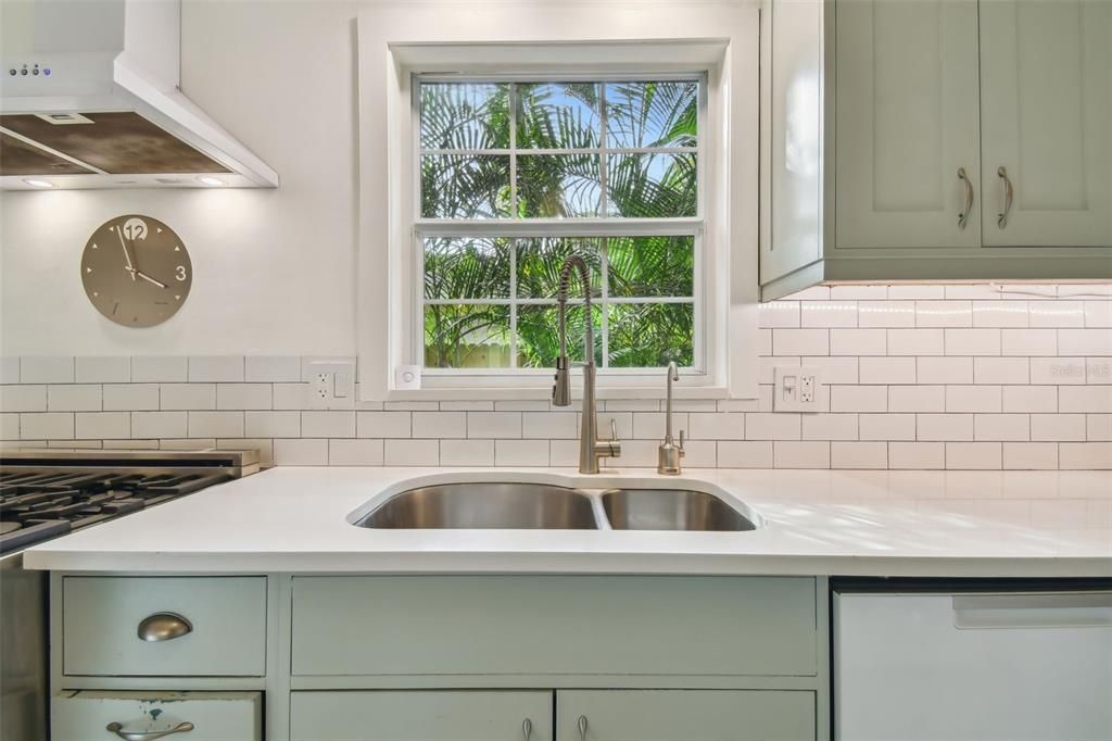 出租: $2,995 (2 贝兹, 1 浴室, 1063 平方英尺)