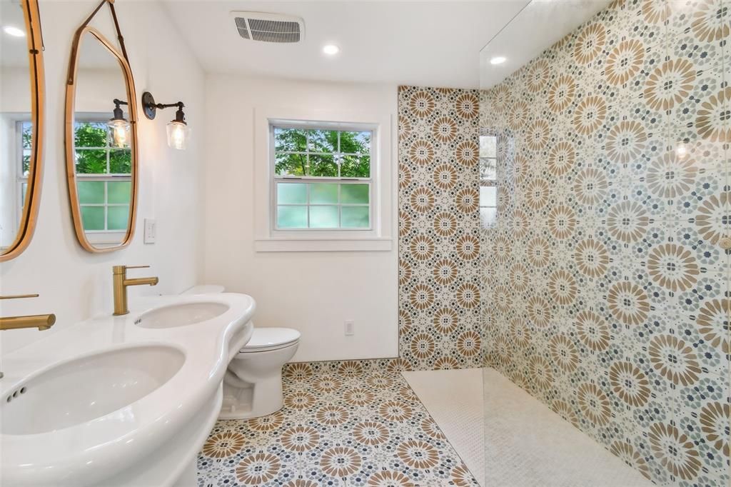 出租: $2,995 (2 贝兹, 1 浴室, 1063 平方英尺)