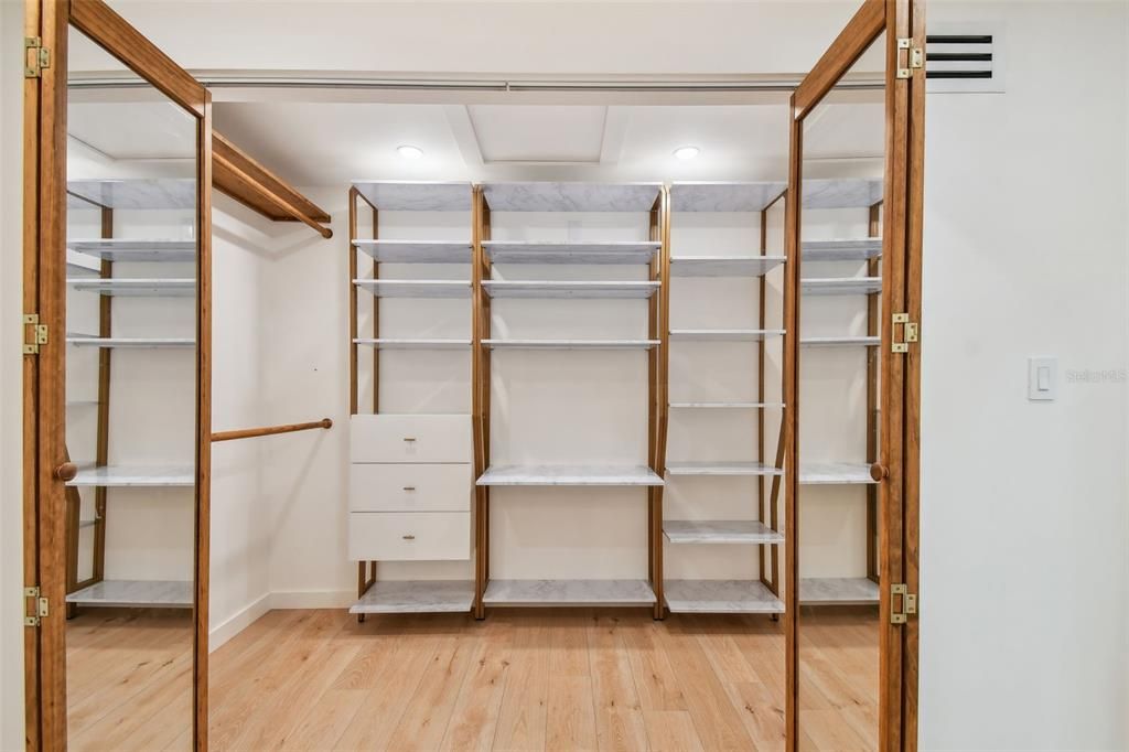 出租: $2,995 (2 贝兹, 1 浴室, 1063 平方英尺)