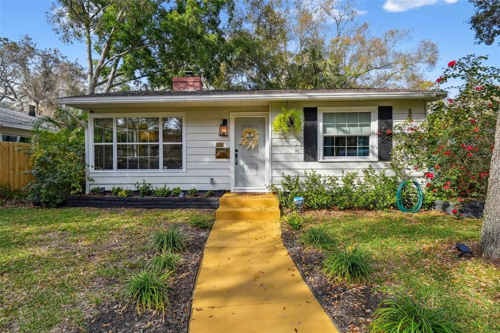 出租: $2,995 (2 贝兹, 1 浴室, 1063 平方英尺)