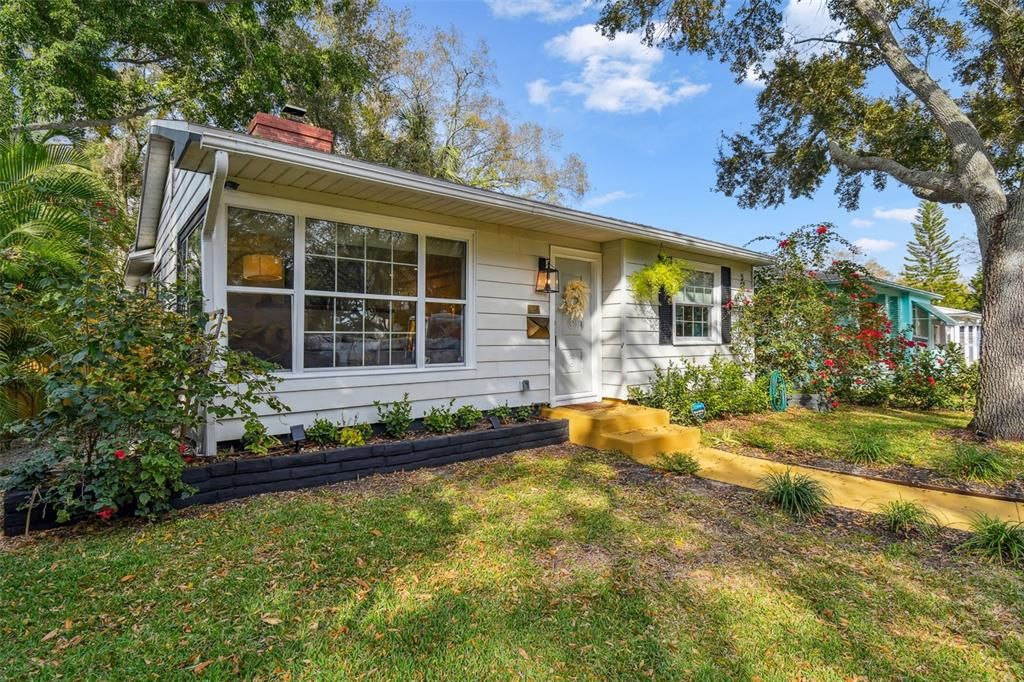 出租: $2,995 (2 贝兹, 1 浴室, 1063 平方英尺)