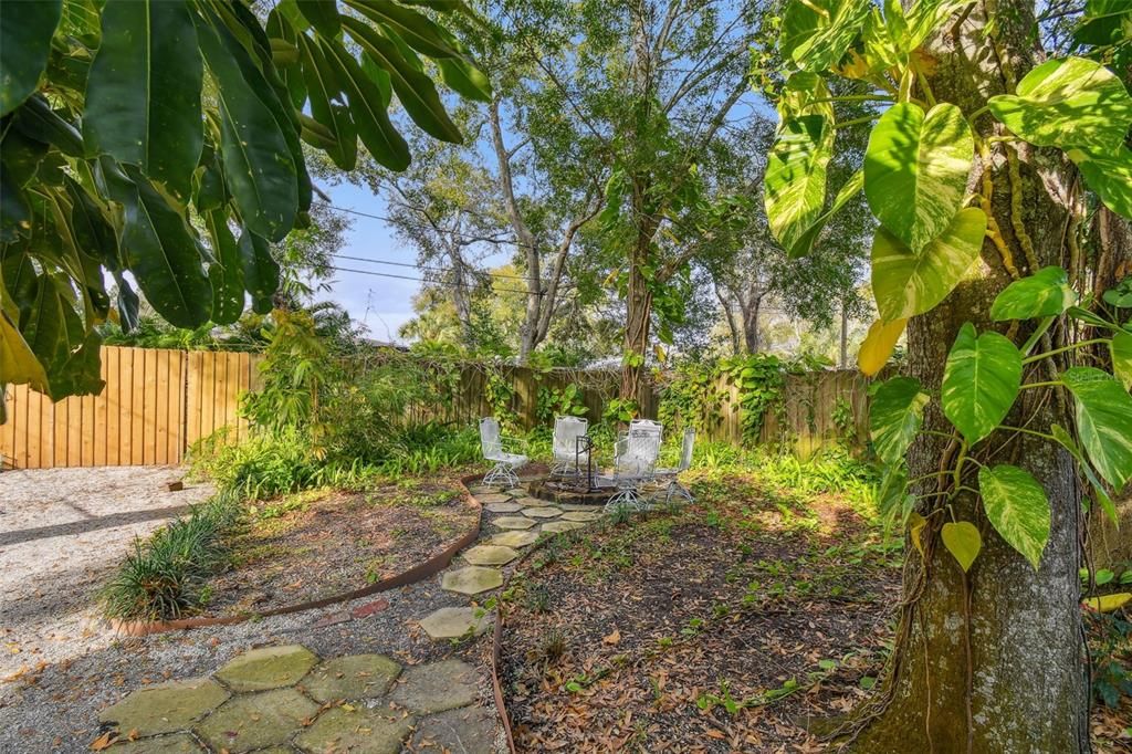 出租: $2,995 (2 贝兹, 1 浴室, 1063 平方英尺)