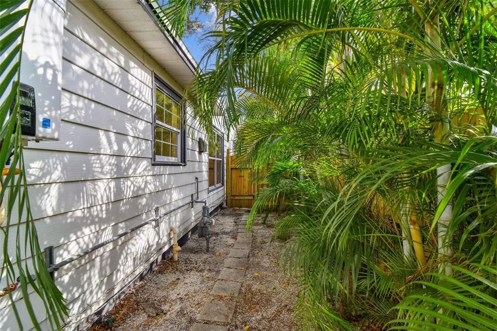 出租: $2,995 (2 贝兹, 1 浴室, 1063 平方英尺)