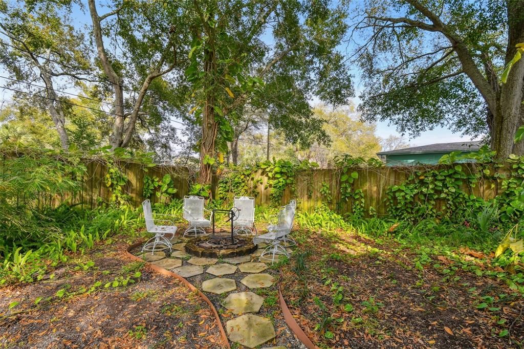 出租: $2,995 (2 贝兹, 1 浴室, 1063 平方英尺)