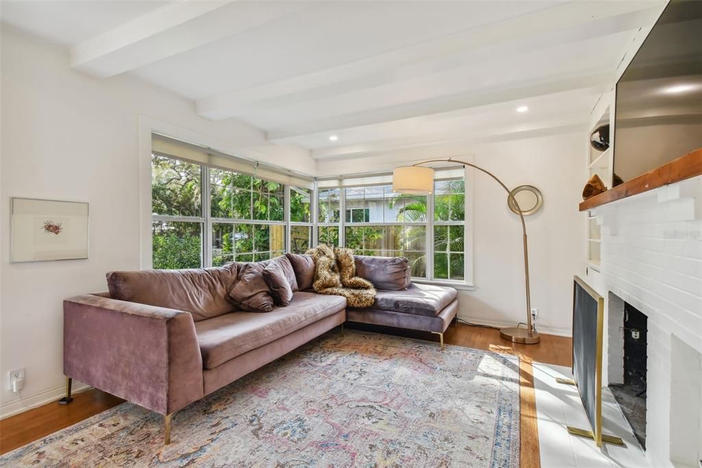 出租: $2,995 (2 贝兹, 1 浴室, 1063 平方英尺)