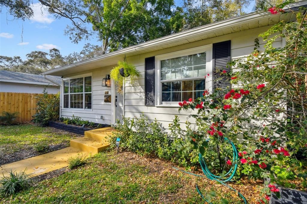 出租: $2,995 (2 贝兹, 1 浴室, 1063 平方英尺)