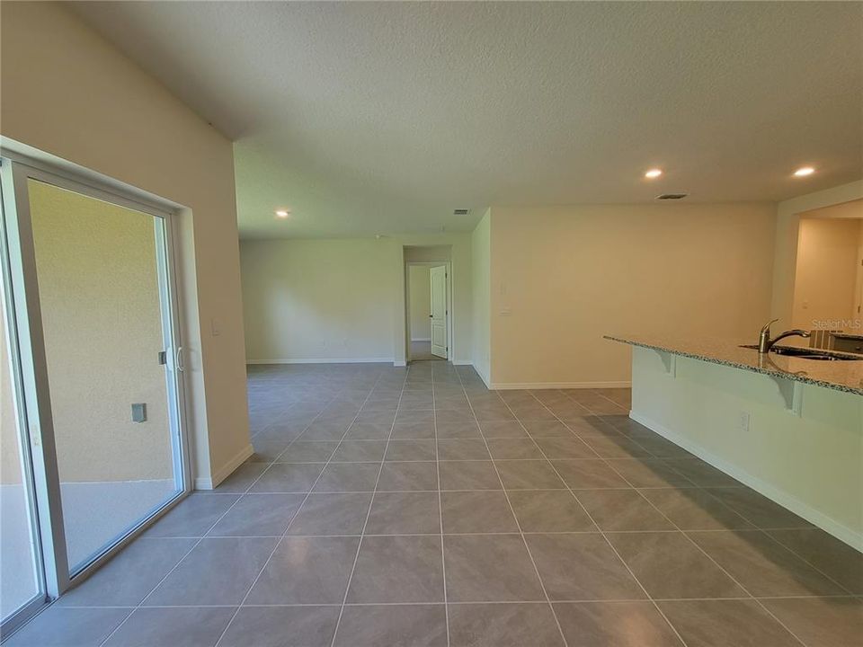 В аренду: $2,600 (4 спален, 2 ванн, 1846 Квадратных фут)