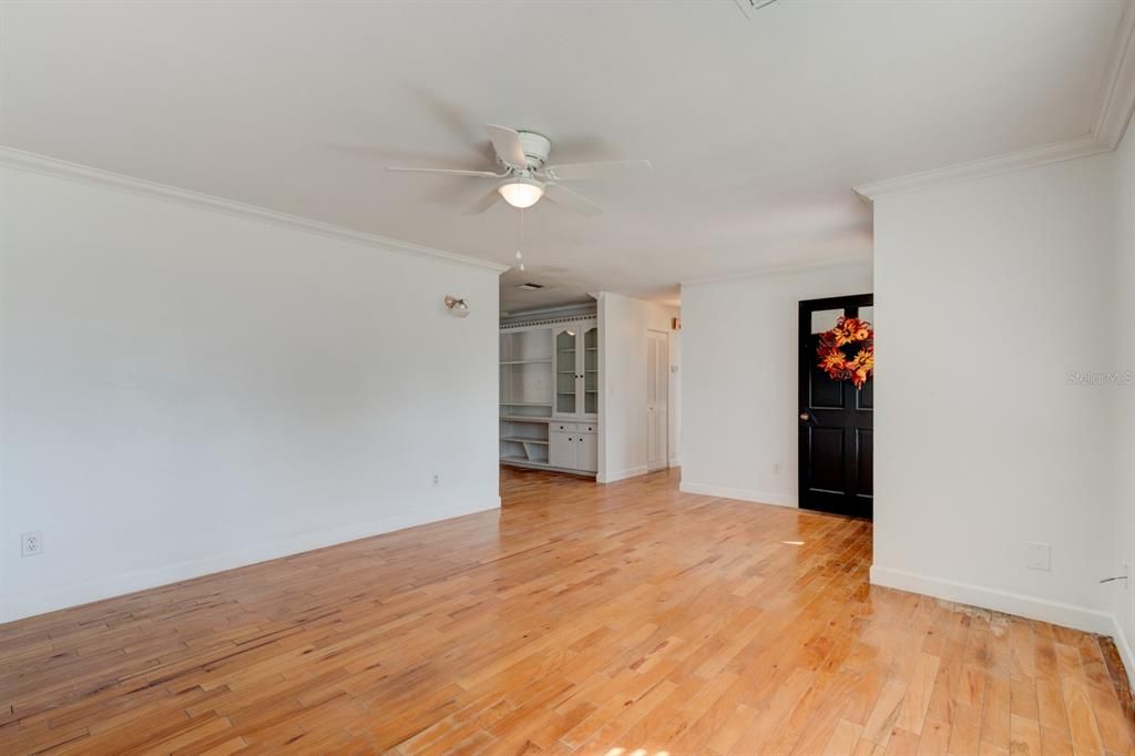 En Venta: $775,000 (3 camas, 3 baños, 1642 Pies cuadrados)