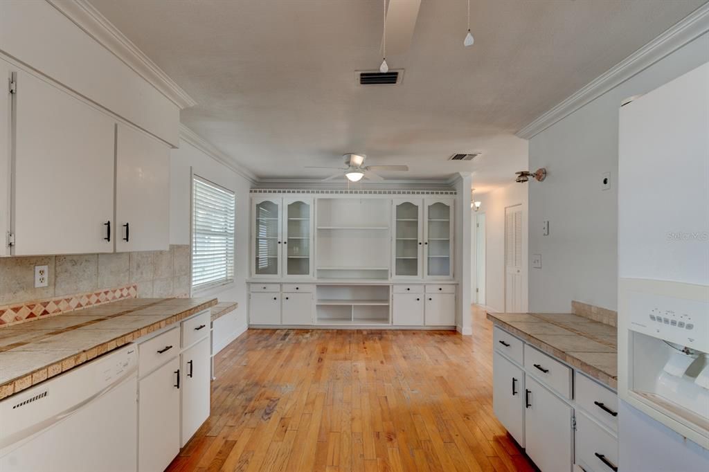 En Venta: $775,000 (3 camas, 3 baños, 1642 Pies cuadrados)