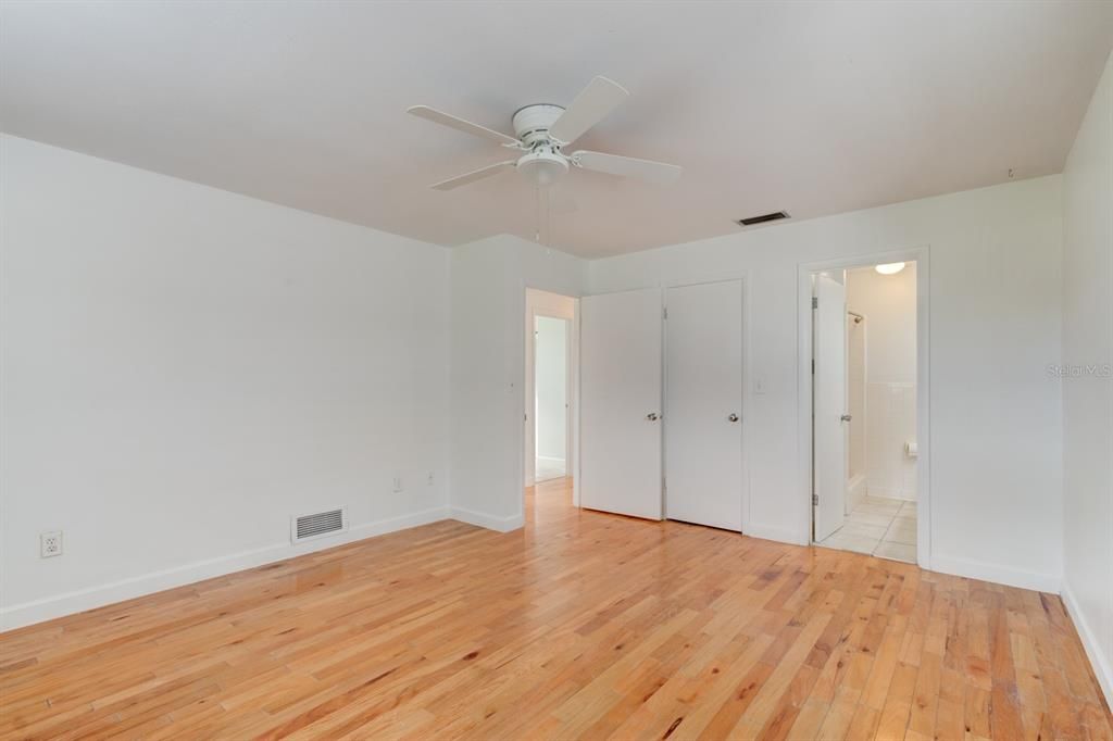 En Venta: $775,000 (3 camas, 3 baños, 1642 Pies cuadrados)