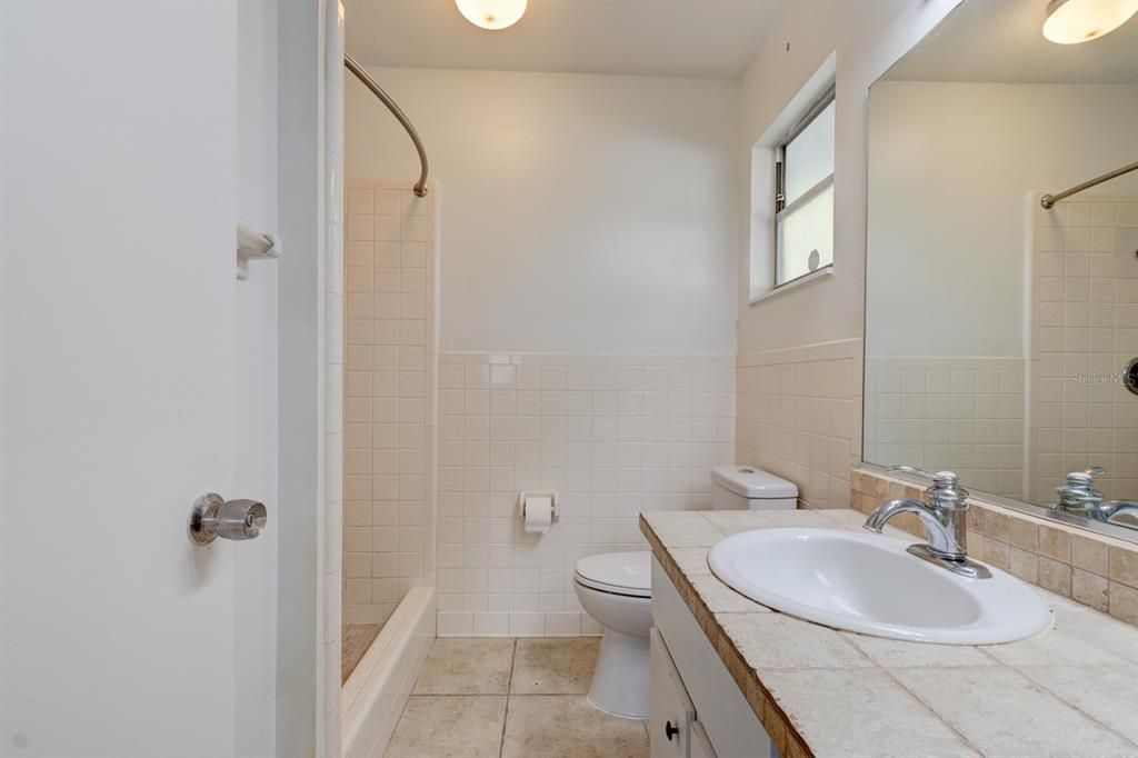 En Venta: $775,000 (3 camas, 3 baños, 1642 Pies cuadrados)