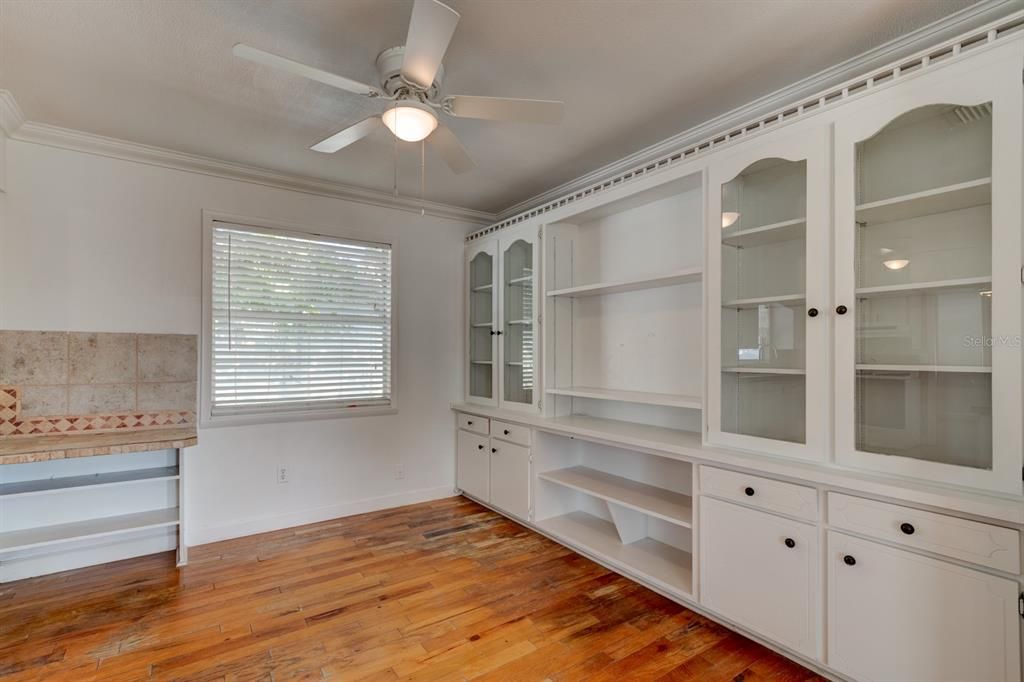 En Venta: $775,000 (3 camas, 3 baños, 1642 Pies cuadrados)