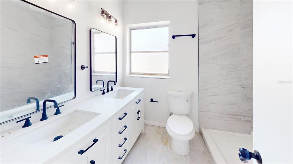 En Venta: $324,800 (4 camas, 2 baños, 1699 Pies cuadrados)