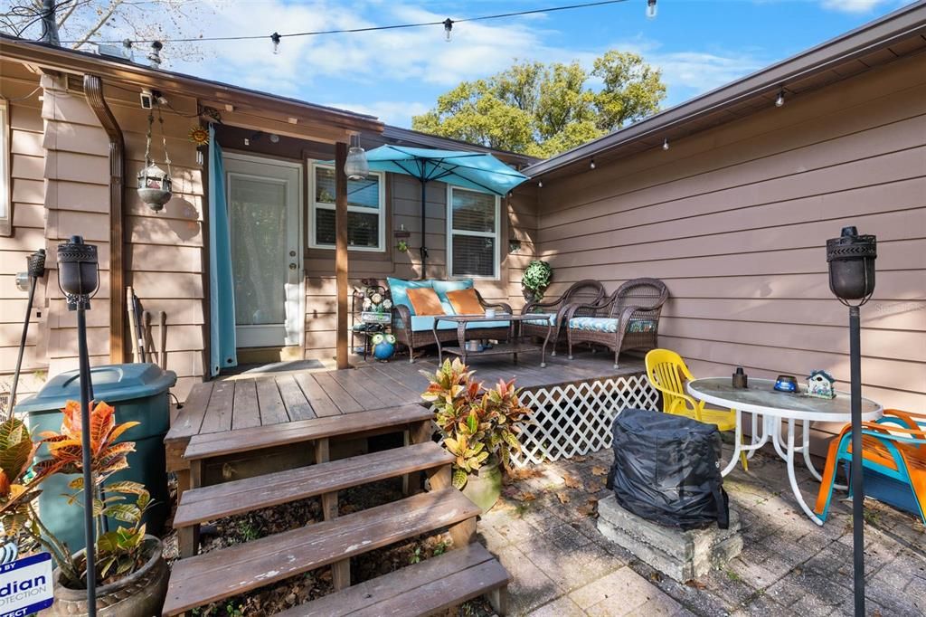 Под контрактом: $245,000 (3 спален, 1 ванн, 1091 Квадратных фут)