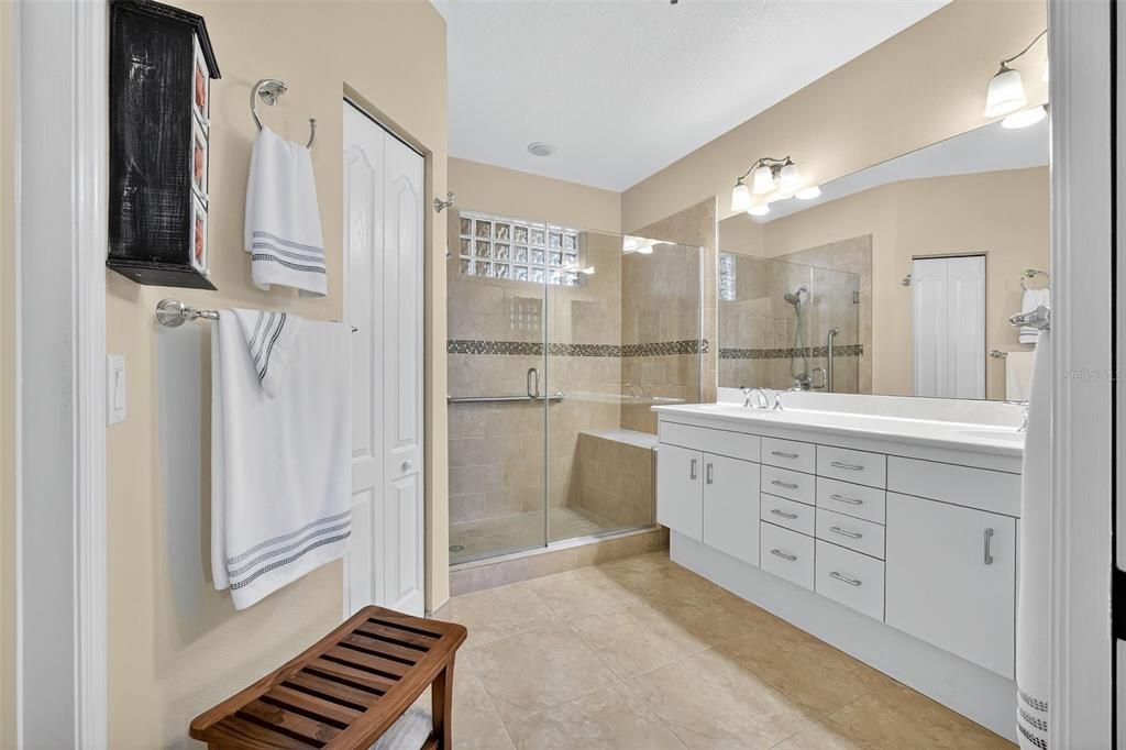 En Venta: $595,000 (3 camas, 2 baños, 1576 Pies cuadrados)