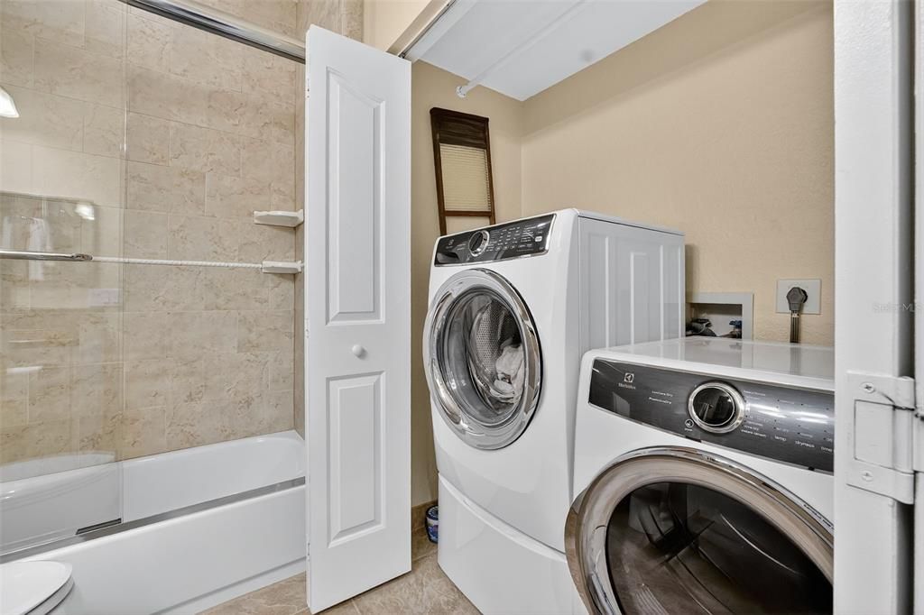 En Venta: $595,000 (3 camas, 2 baños, 1576 Pies cuadrados)