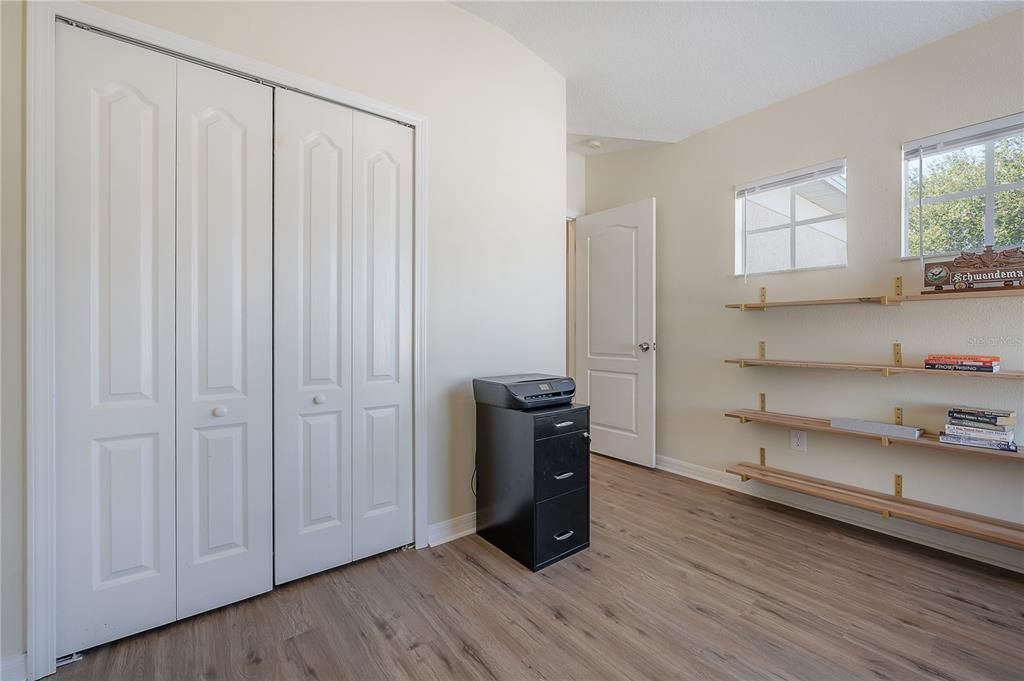 En Venta: $309,900 (4 camas, 2 baños, 2206 Pies cuadrados)