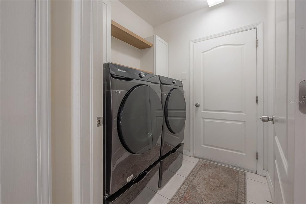 En Venta: $309,900 (4 camas, 2 baños, 2206 Pies cuadrados)