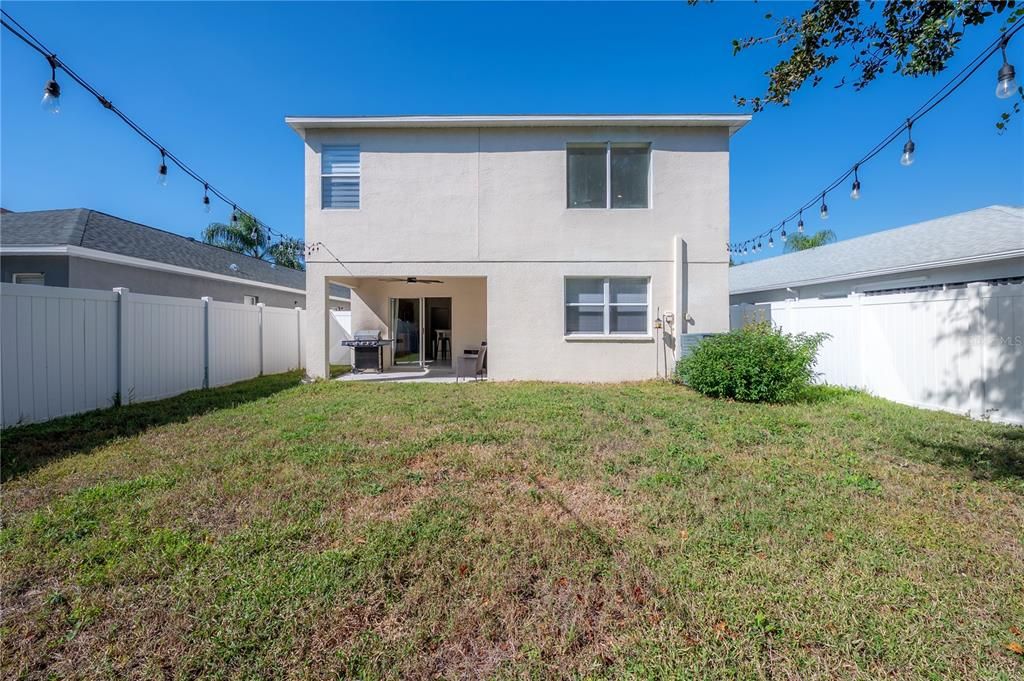 En Venta: $309,900 (4 camas, 2 baños, 2206 Pies cuadrados)