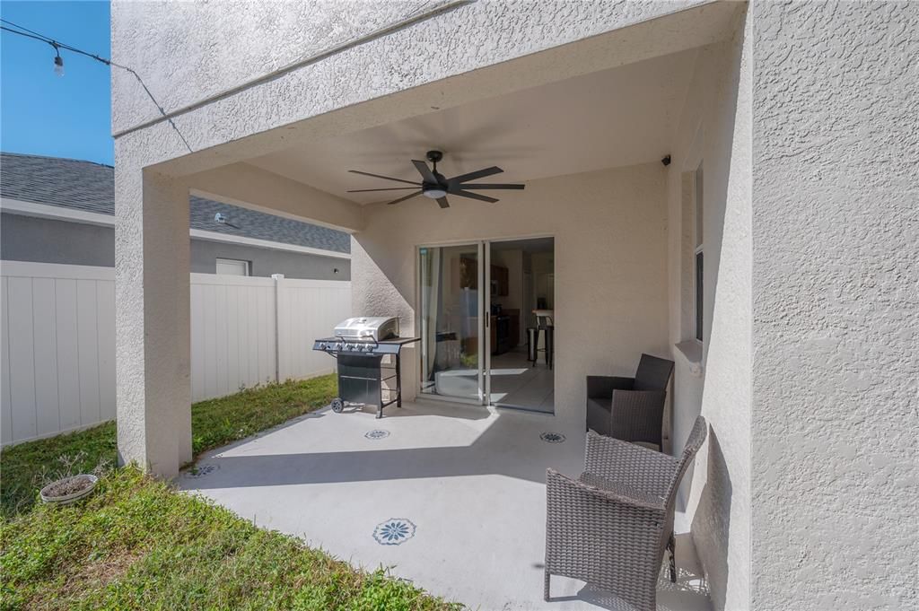 En Venta: $309,900 (4 camas, 2 baños, 2206 Pies cuadrados)