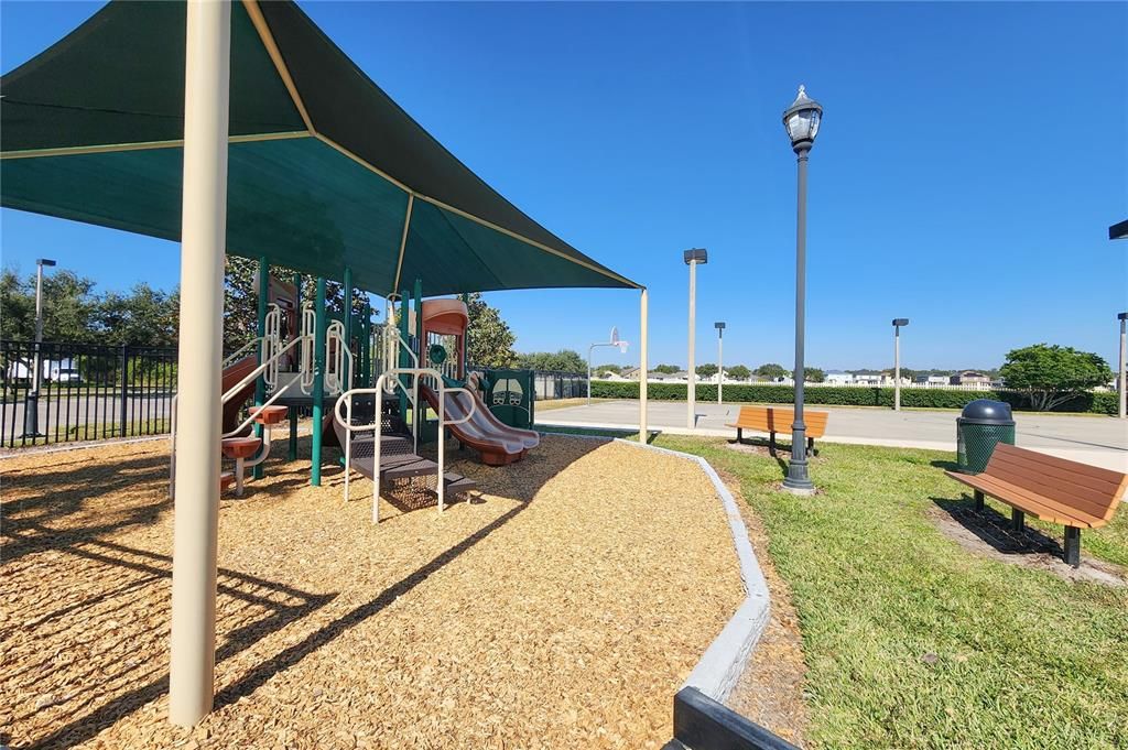 En Venta: $309,900 (4 camas, 2 baños, 2206 Pies cuadrados)