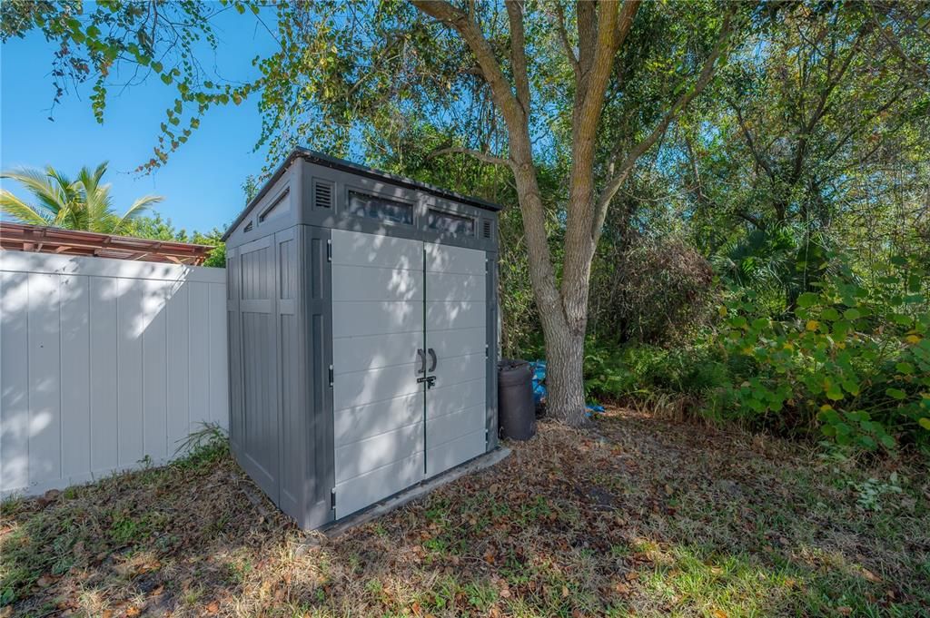 En Venta: $309,900 (4 camas, 2 baños, 2206 Pies cuadrados)