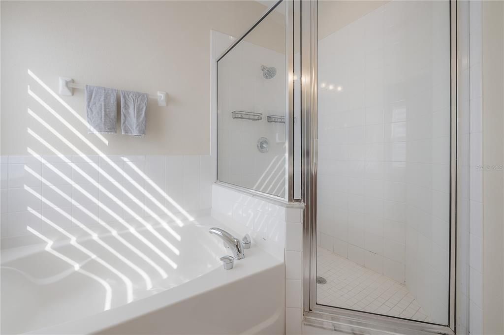 En Venta: $309,900 (4 camas, 2 baños, 2206 Pies cuadrados)