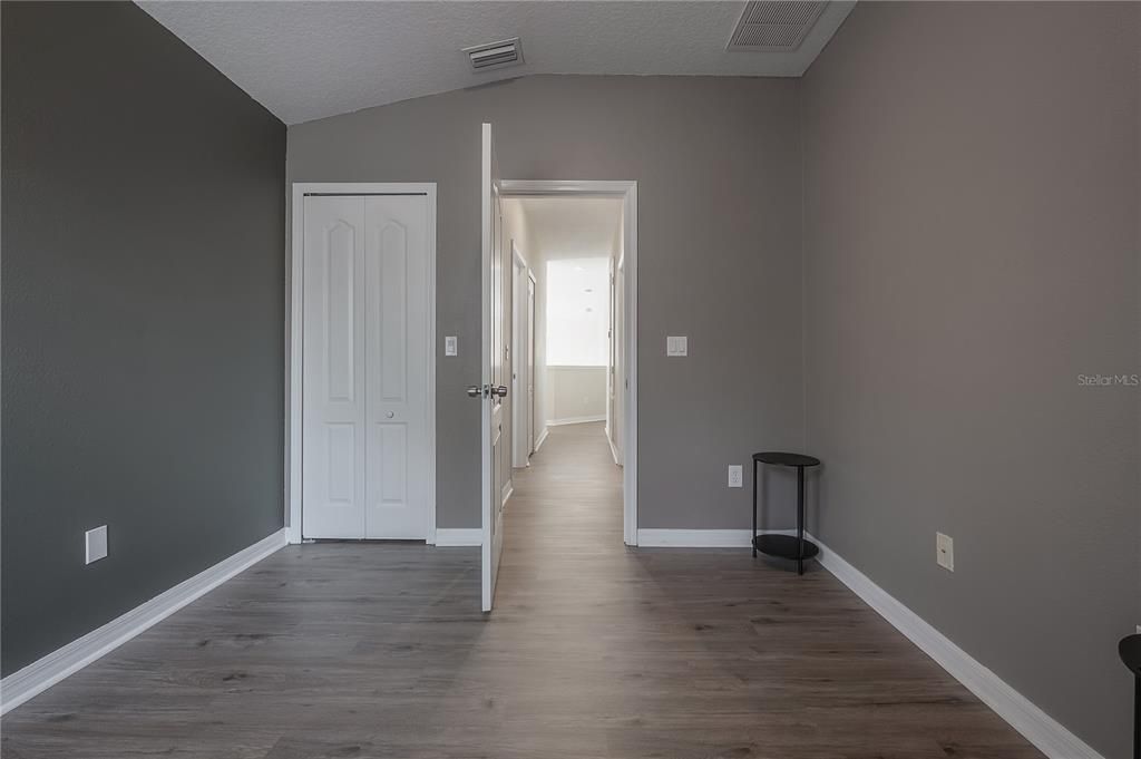 En Venta: $309,900 (4 camas, 2 baños, 2206 Pies cuadrados)