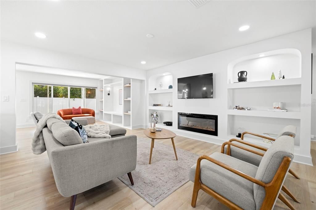 Active With Contract: $495,000 (2 beds, 2 baths, 1557 Square Feet)