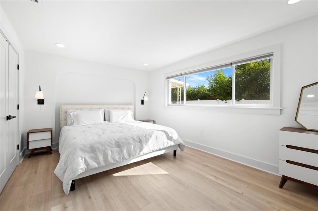 Active With Contract: $495,000 (2 beds, 2 baths, 1557 Square Feet)