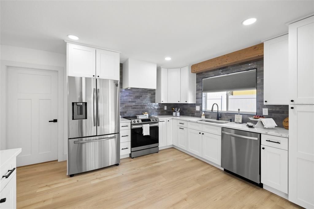 Active With Contract: $495,000 (2 beds, 2 baths, 1557 Square Feet)