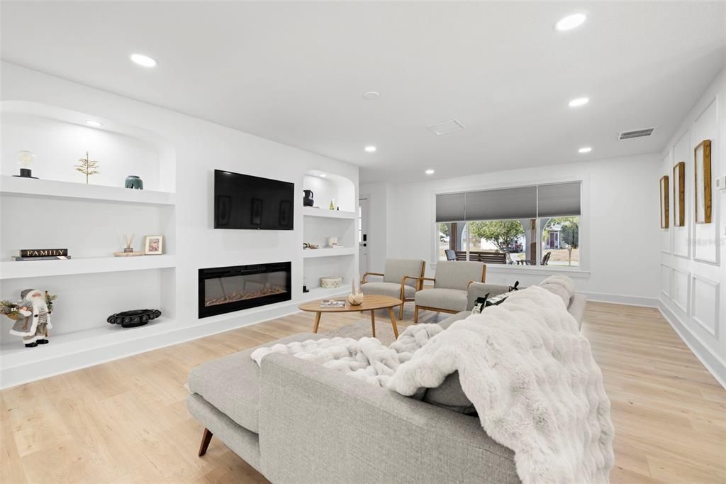 Active With Contract: $495,000 (2 beds, 2 baths, 1557 Square Feet)