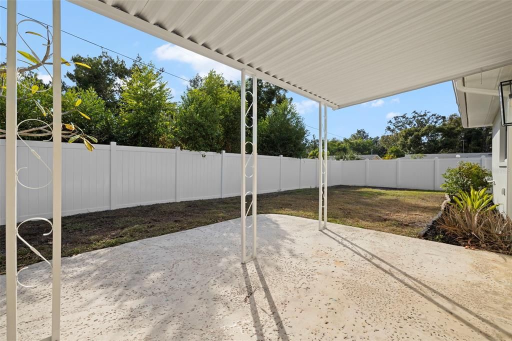 Active With Contract: $495,000 (2 beds, 2 baths, 1557 Square Feet)